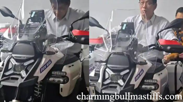 Viral Momen Iseng Menkeu Purbaya Naik Moge Patwal
